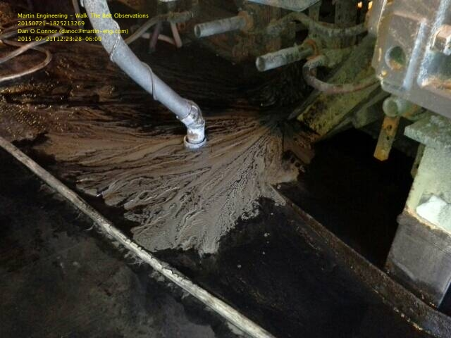 為解決傳送帶上的回運(yùn)物料問(wèn)題，技術(shù)人員安裝了 CleanSc